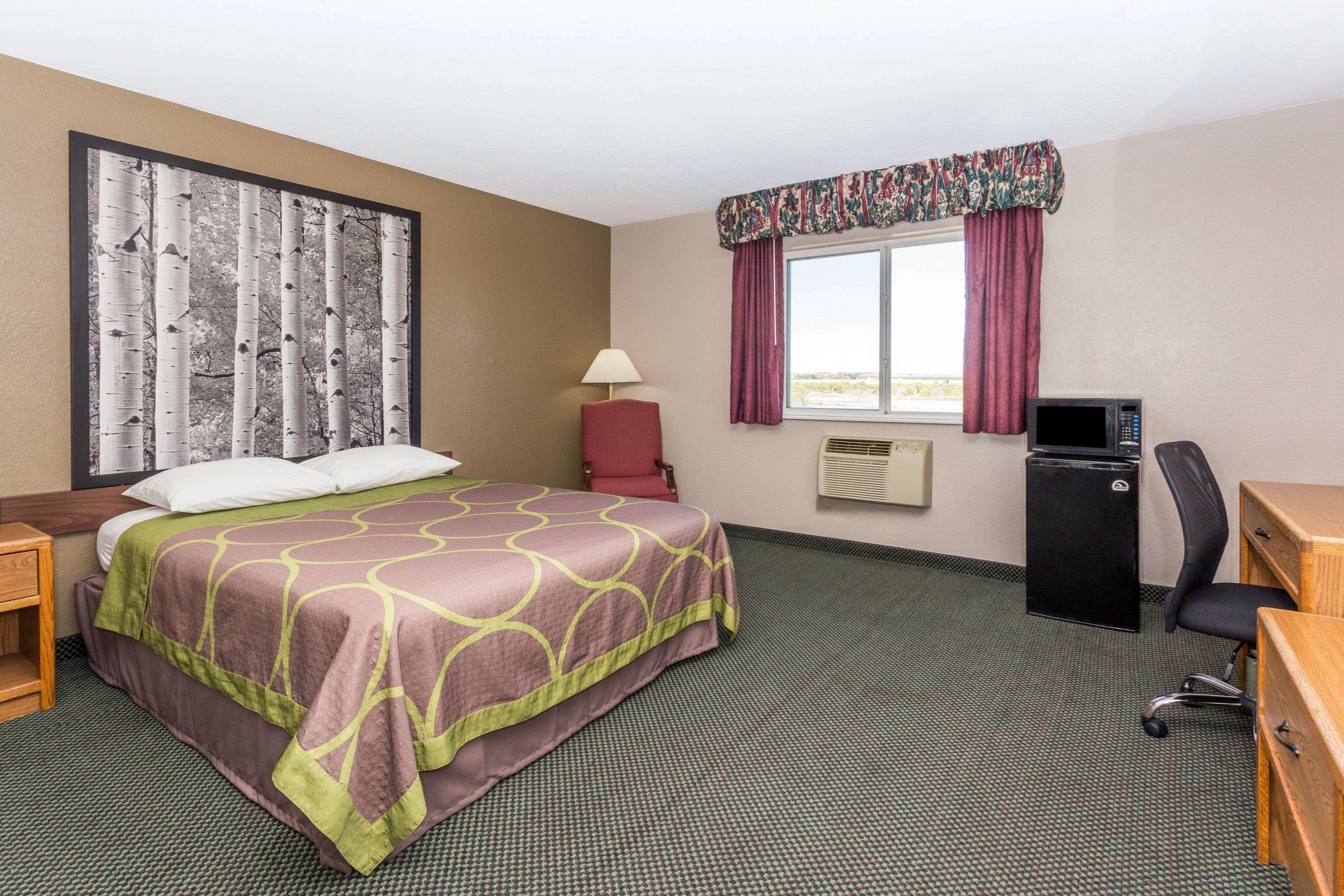 Super 8 By Wyndham Ft. Morgan Hotel 2*