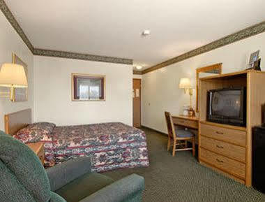 Super 8 By Wyndham Ft. Morgan Hotel 2*